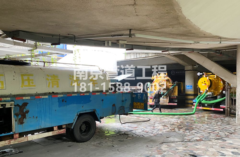 273月安商场地下室污水清理